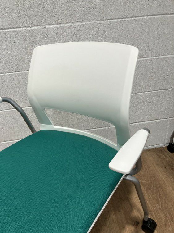 コクヨスタッキングチェア4脚セット 商品画像7