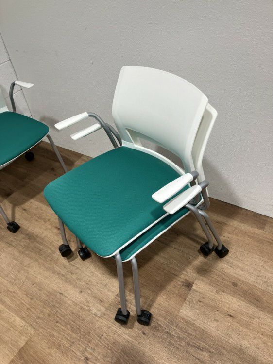 コクヨスタッキングチェア4脚セット 商品画像9