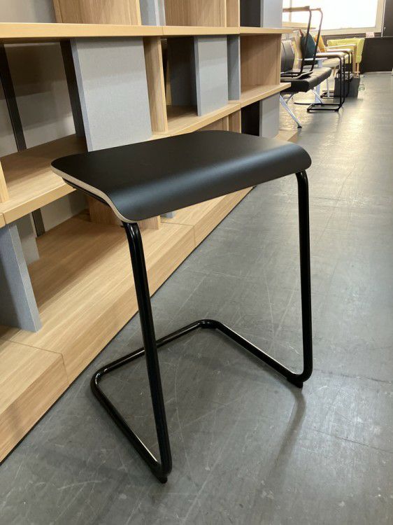 Knoll（ノール）トボガン(Toboggan)シリーズ プルアップテーブル 商品画像1