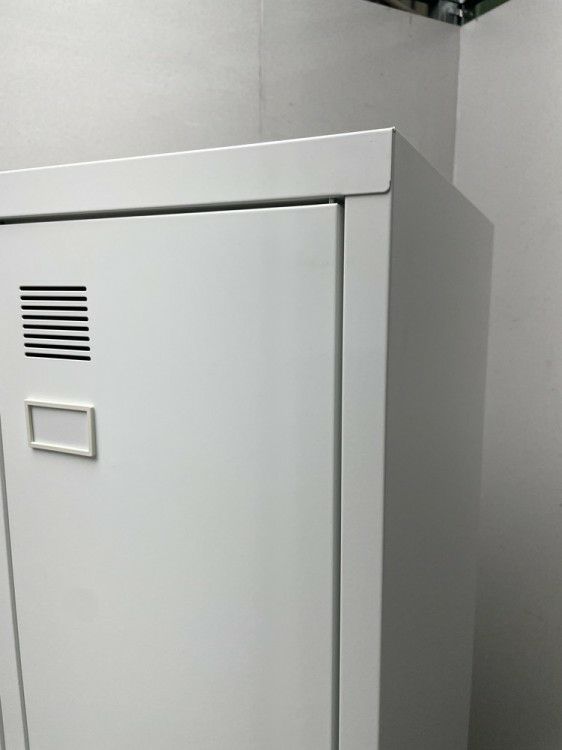 ウチダ（内田洋行）3人用ロッカー 商品画像4