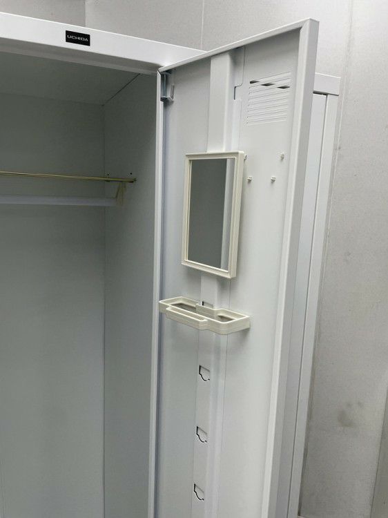 ウチダ（内田洋行）3人用ロッカー 商品画像9