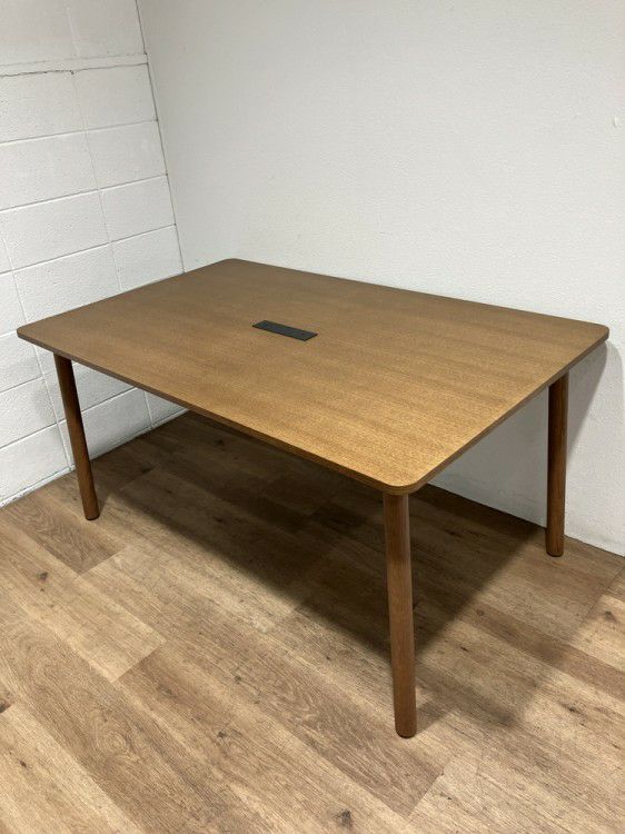 イトーキウーノ(woono)シリーズ ミーティングテーブル 商品画像1