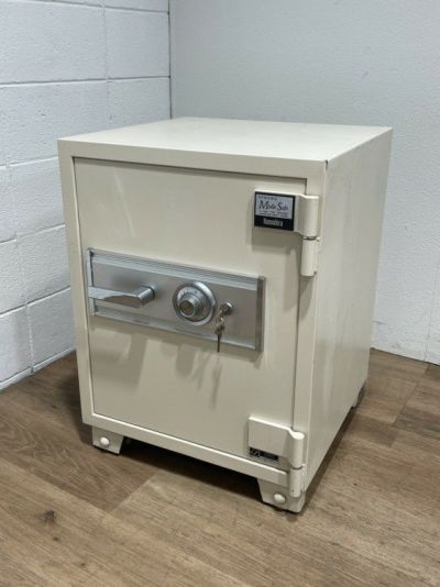 プラス 耐火金庫 | 無限堂ネットショップ