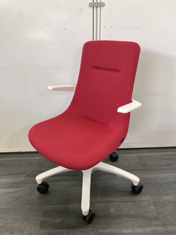 イトーキモーブシリーズ 固定肘付モーブチェア 商品画像1