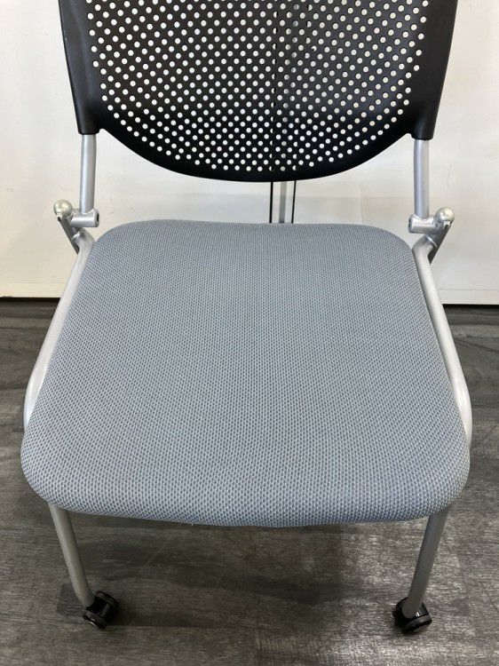 オカムラプロスタックシリーズ スタッキングチェア 商品画像7