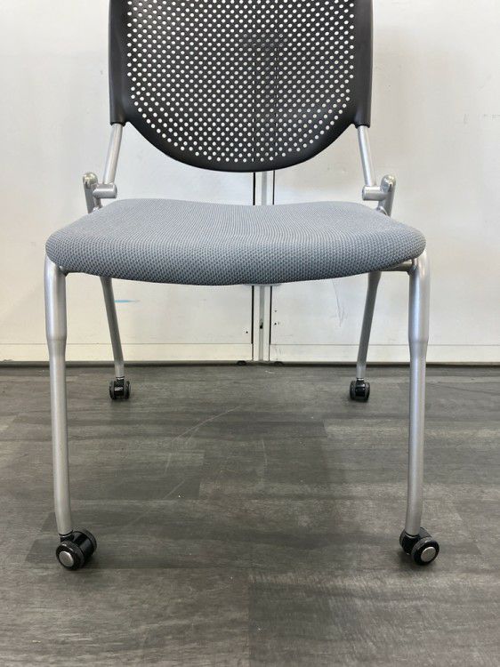 オカムラプロスタックシリーズ スタッキングチェア 商品画像8