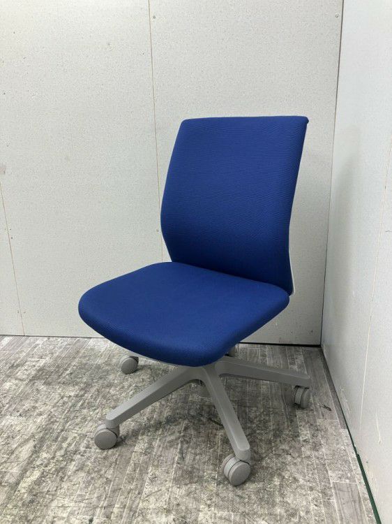 オカムラオムネスシリーズ オムネスチェア 商品画像1