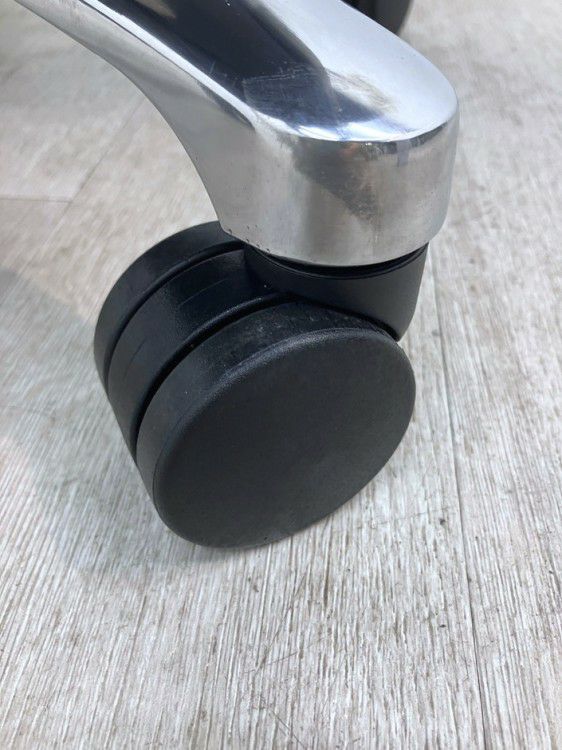 コクヨマネージメントチェア フィロソフィーシリーズ 固定肘付フィロソフィーチェア 商品画像17