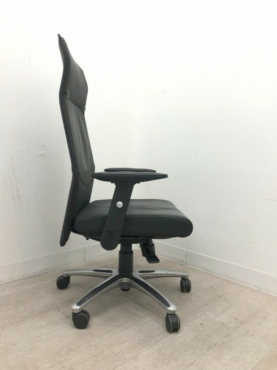 オカムラCEシリーズ 可動肘付役員チェア 商品画像6