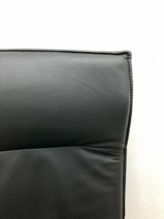 オカムラCEシリーズ 可動肘付役員チェア 商品画像9