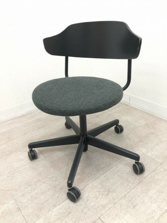 コクヨデイズオフィス ハングライクシリーズ ミーティングチェア 商品画像1