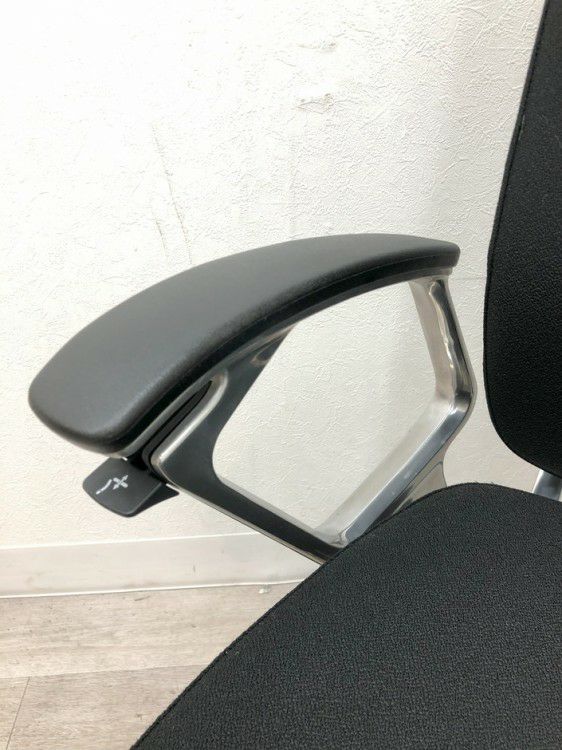 オカムラDuke(デューク)シリーズ 固定肘付デュークチェア 商品画像9