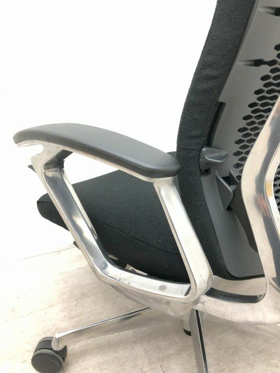 オカムラDuke(デューク)シリーズ 固定肘付デュークチェア 商品画像12