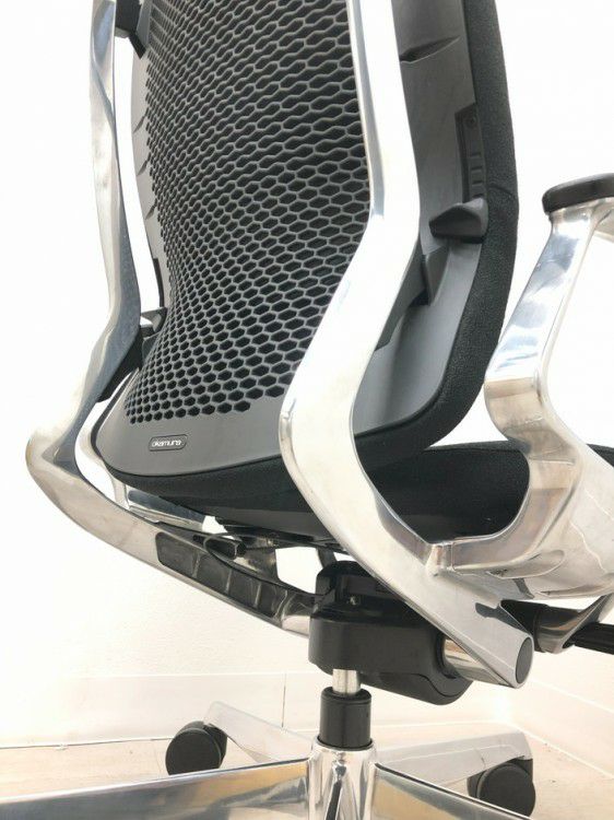 オカムラDuke(デューク)シリーズ 固定肘付デュークチェア 商品画像15