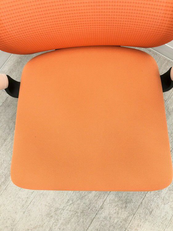 ウチダ（内田洋行）セレッツァ（Sellezza）チェア 可動肘付セレッツァチェア 商品画像9