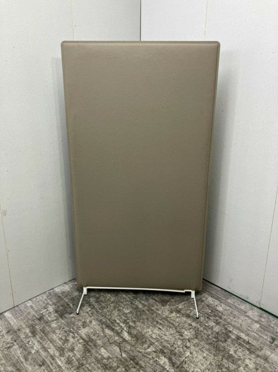 オカムラ自立パーテーション 商品画像1