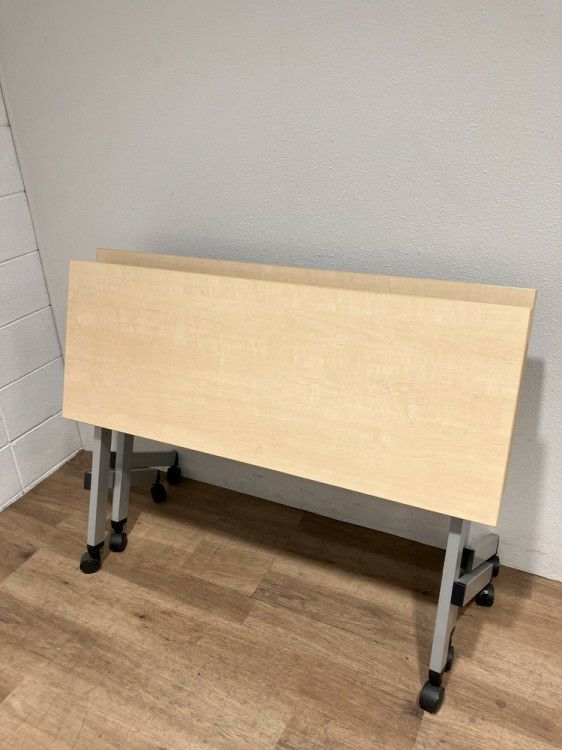 ウチダ（内田洋行）プラッテ（PLATTE）シリーズ 平行スタックテーブル2台セット 商品画像1