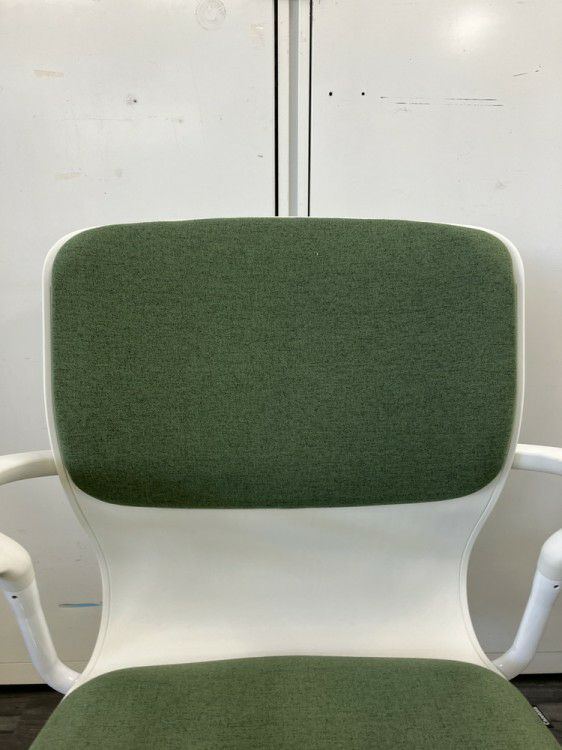 ウチダ（内田洋行）カゼトラシリーズ 固定肘付カゼトラチェア 商品画像7