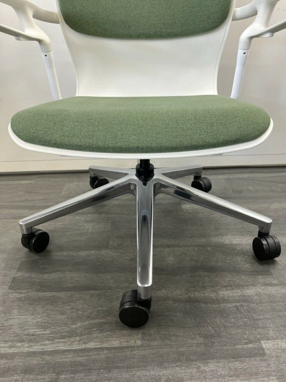 ウチダ（内田洋行）カゼトラシリーズ 固定肘付カゼトラチェア 商品画像11