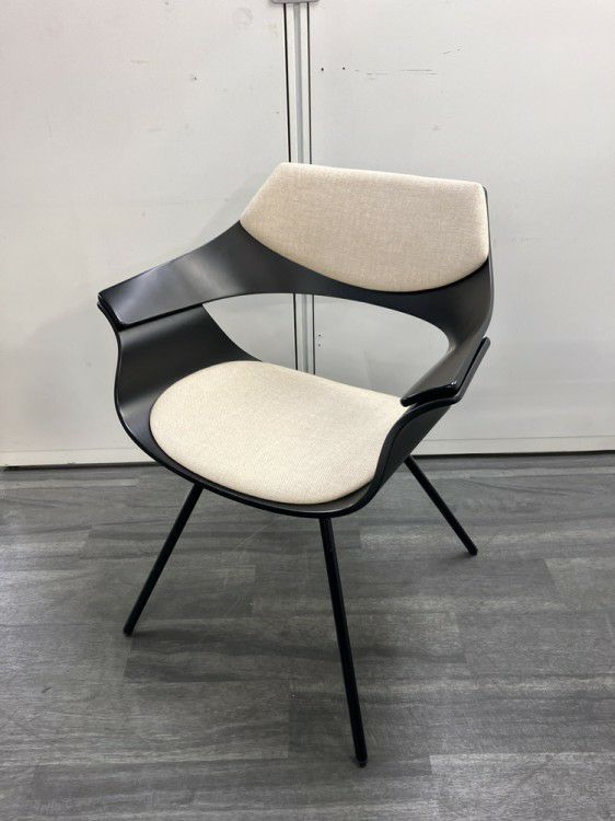 イトーキDAシリーズ ミーティングチェア2脚セット 商品画像2