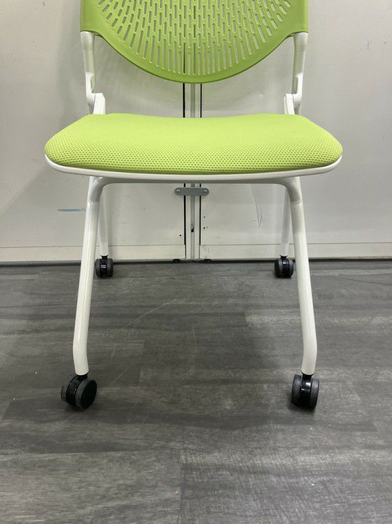 オカムラRuna(ルナ)シリーズ ネスティングチェア6脚セット 商品画像9