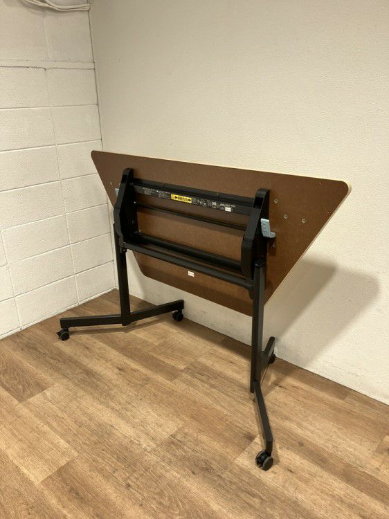 ウチダ（内田洋行）ニュートシリーズ 平行スタックテーブル３台セット 商品画像8