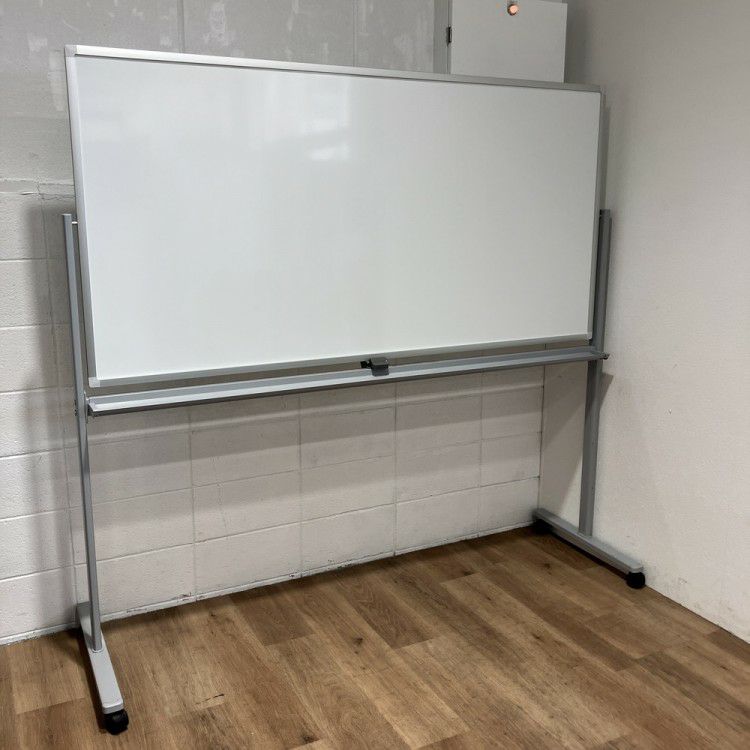 コクヨ1800脚付ホワイトボード 商品画像1