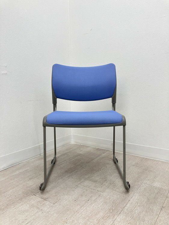 オカムラスタッキングチェア 商品画像2