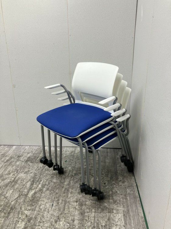 コクヨスタッキングチェア4脚セット 商品画像1