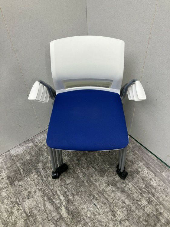 コクヨスタッキングチェア4脚セット 商品画像3