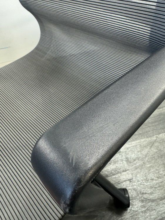 アイコM-1055シリーズ 固定肘付ミーティングチェア 商品画像10