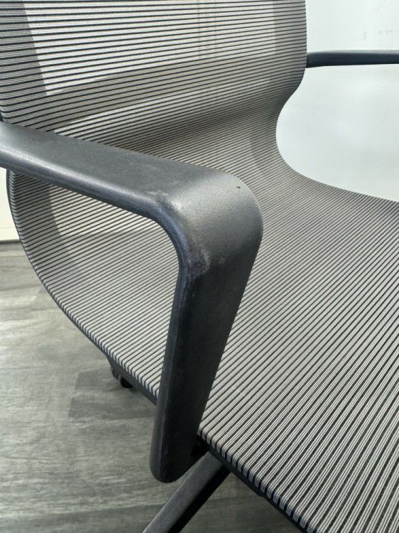 アイコM-1055シリーズ 固定肘付ミーティングチェア 商品画像11