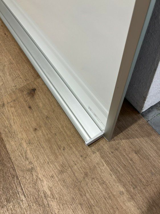 コクヨ1800壁掛ホワイトボード 商品画像4