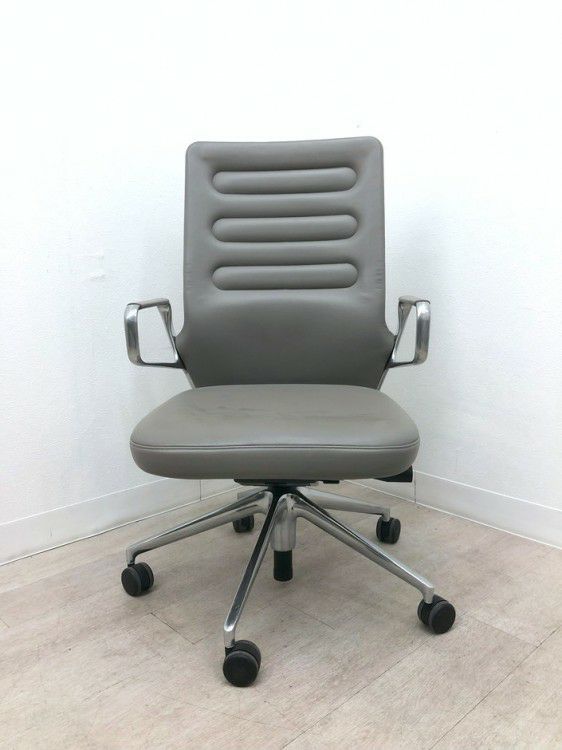 Vitra（ヴィトラ）AC4シリーズ 固定肘付AC4チェア 商品画像2