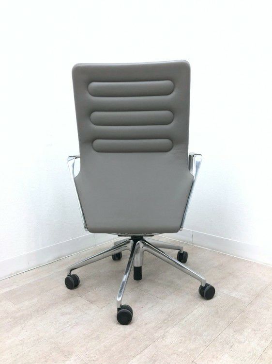 Vitra（ヴィトラ）AC4シリーズ 固定肘付AC4チェア 商品画像4