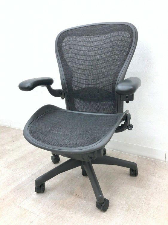 HermanMiller（ハーマンミラー）アーロンチェア 可動肘付アーロンチェア 商品画像1