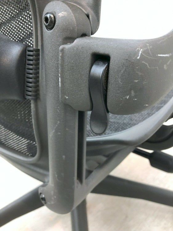 HermanMiller（ハーマンミラー）アーロンチェア 可動肘付アーロンチェア 商品画像19