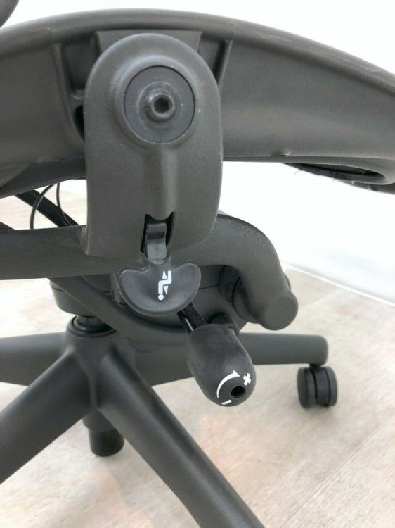 HermanMiller（ハーマンミラー）アーロンチェア 可動肘付アーロンチェア 商品画像22