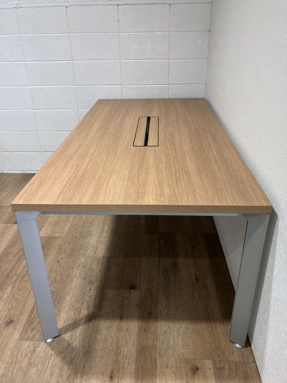 オカムラEX-F300シリーズ ミーティングテーブル 商品画像3