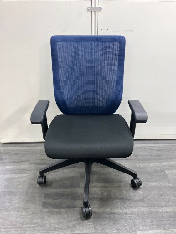 イトーキミレッザチェア 可動肘付ミレッザチェア 商品画像2