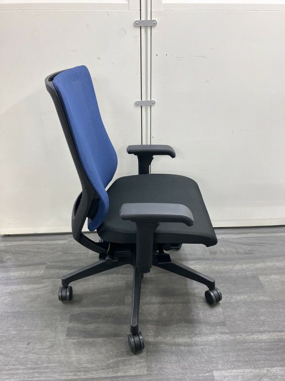 イトーキミレッザチェア 可動肘付ミレッザチェア 商品画像5