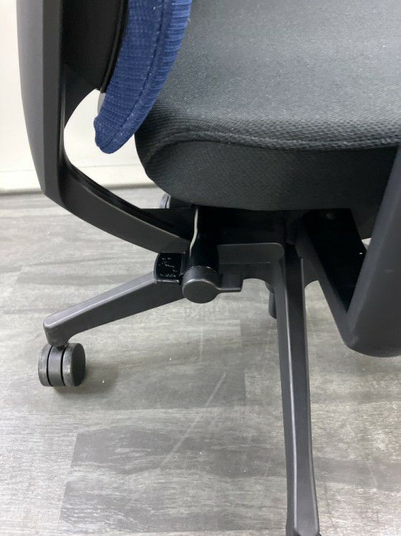 イトーキミレッザチェア 可動肘付ミレッザチェア 商品画像7