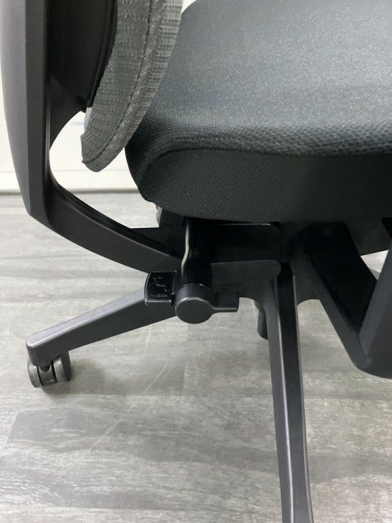 イトーキミレッザチェア 可動肘付ミレッザチェア 商品画像7