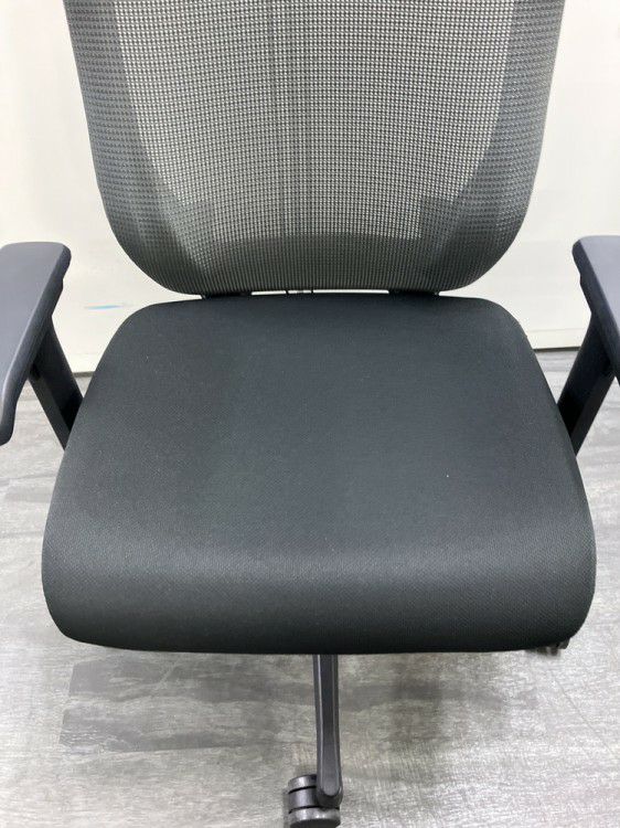 イトーキミレッザチェア 可動肘付ミレッザチェア 商品画像9