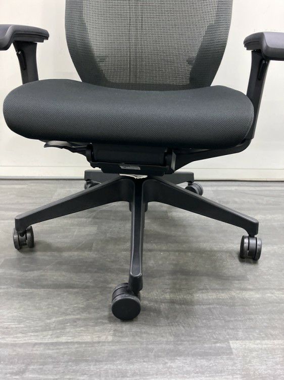 イトーキミレッザチェア 可動肘付ミレッザチェア 商品画像12