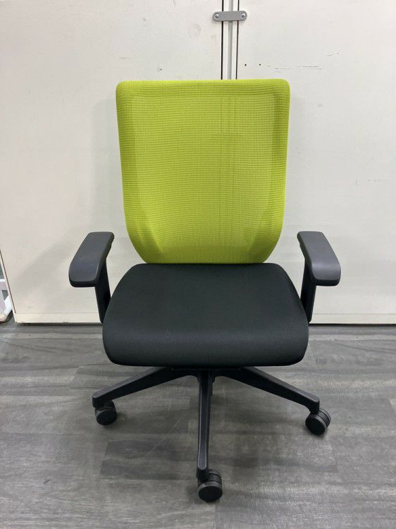 イトーキミレッザチェア 可動肘付ミレッザチェア 商品画像2