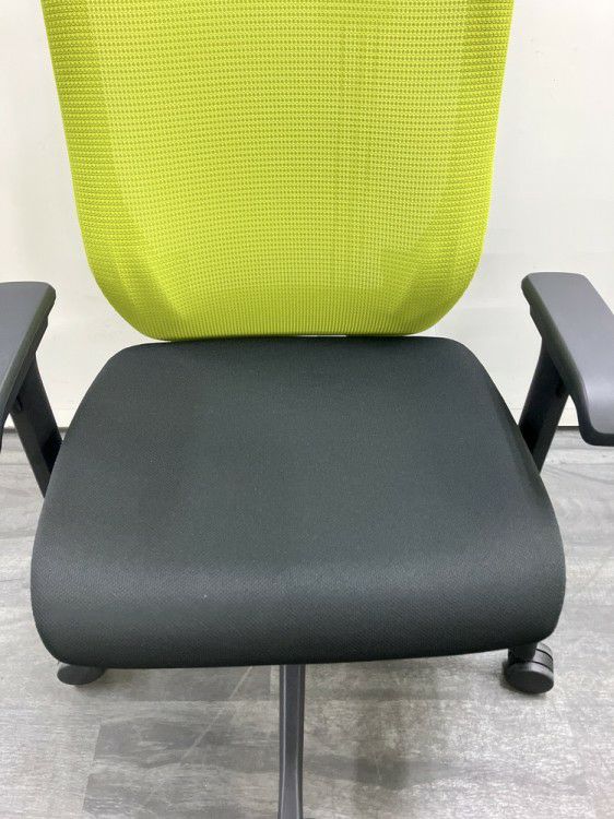 イトーキミレッザチェア 可動肘付ミレッザチェア 商品画像9