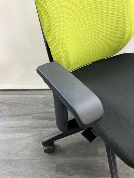 イトーキミレッザチェア 可動肘付ミレッザチェア 商品画像10