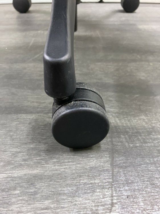 イトーキミレッザチェア 可動肘付ミレッザチェア 商品画像13