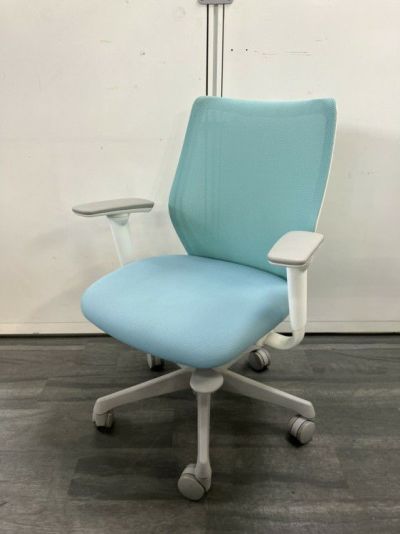 オカムラCG-M(シージーエム)シリーズ 可動肘付CG-Mチェア 商品画像1